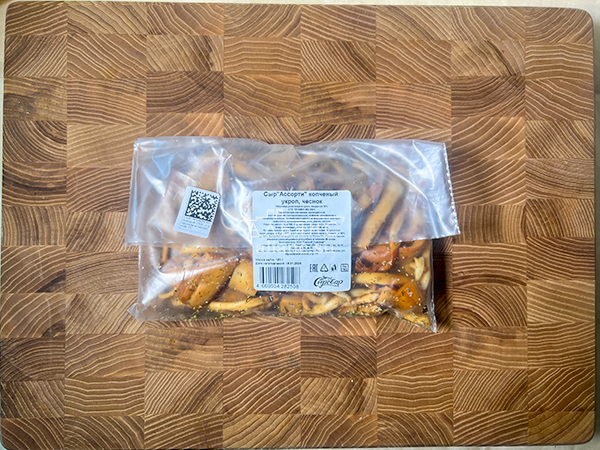 Сыр 150 гр ГОРНЫЙ СЫРОВАР (Ассорти копчёный с укропом и чесноком) в Нефтеюганске