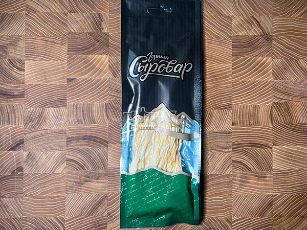 Сыр 60 гр ГОРНЫЙ СЫРОВАР (Паутинка копчёная) в Нефтеюганске