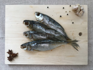 Рыба холодного копчения: Вобла вяленая астраханская средняя